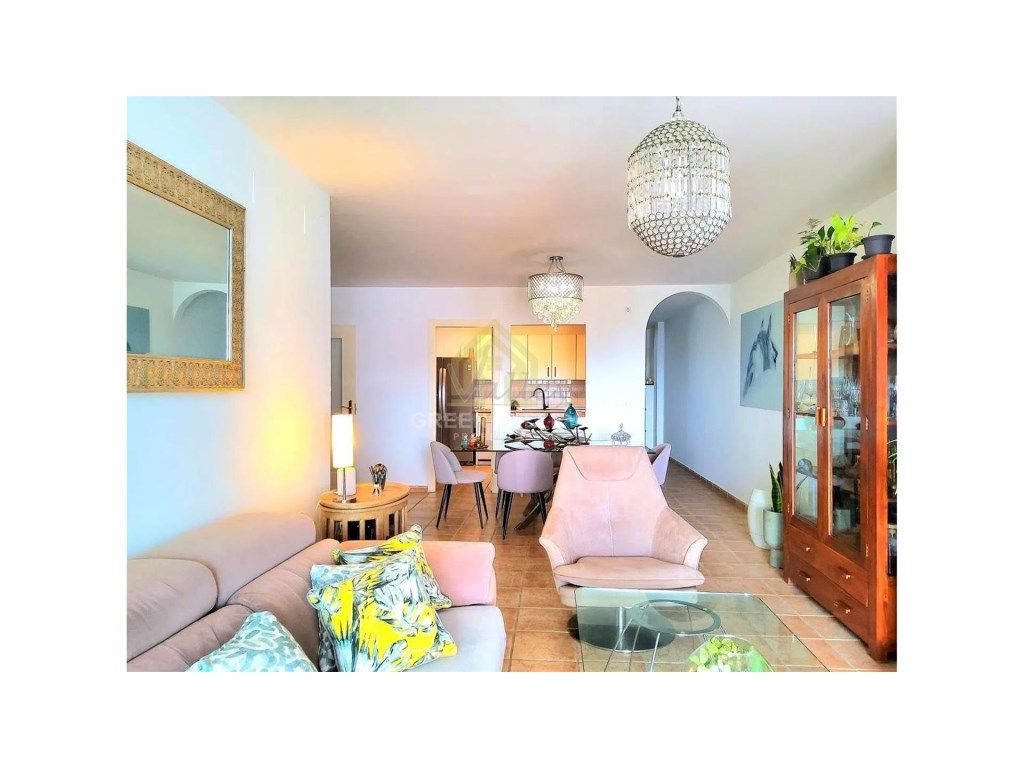 Sala d'estar de Pis en venda en La Alcaidesa amb Aire condicionat, Jardí privat i Terrassa