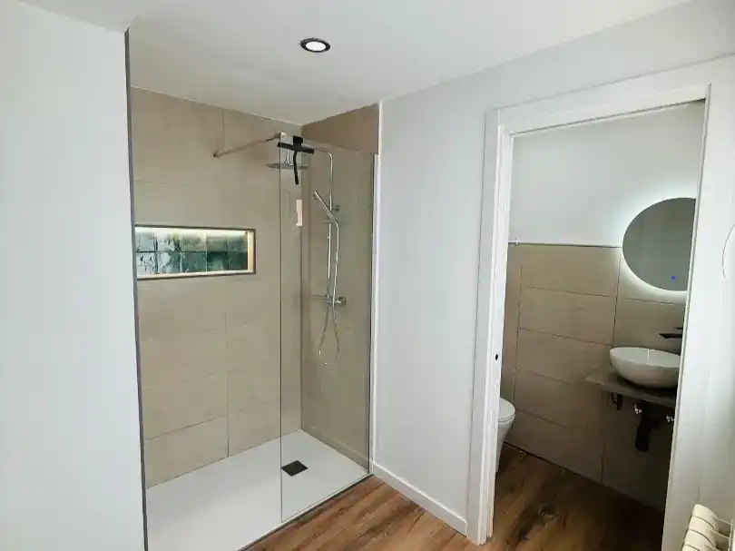 Badezimmer von Wohnung zur Miete in Zaragoza mit Parkett, Möbliert und Balkon