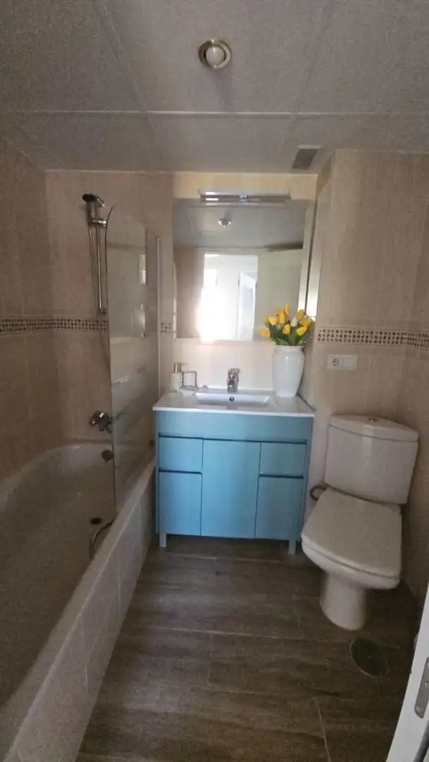 Baño de Piso en venta en Roquetas de Mar con Aire acondicionado, Calefacción y Terraza