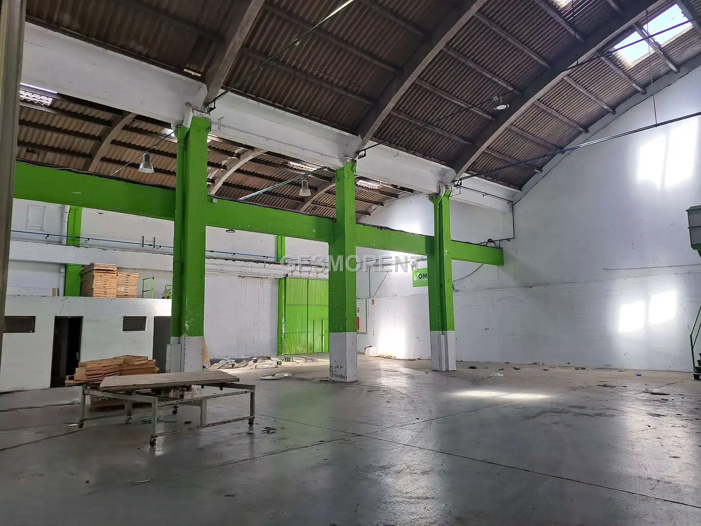 Nau industrial de lloguer en L'Hospitalet de Llobregat