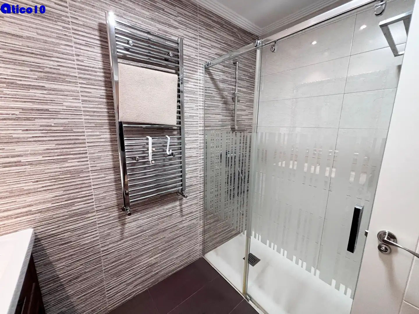 Bathroom of Flat for sale in Oviedo   with Heating, Storage room and Furnished