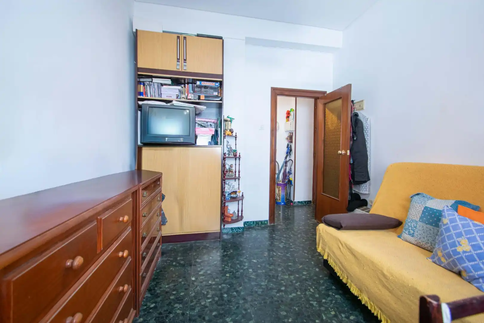 Habitación de Piso en venta en Sevilla con Aire acondicionado y Balcón