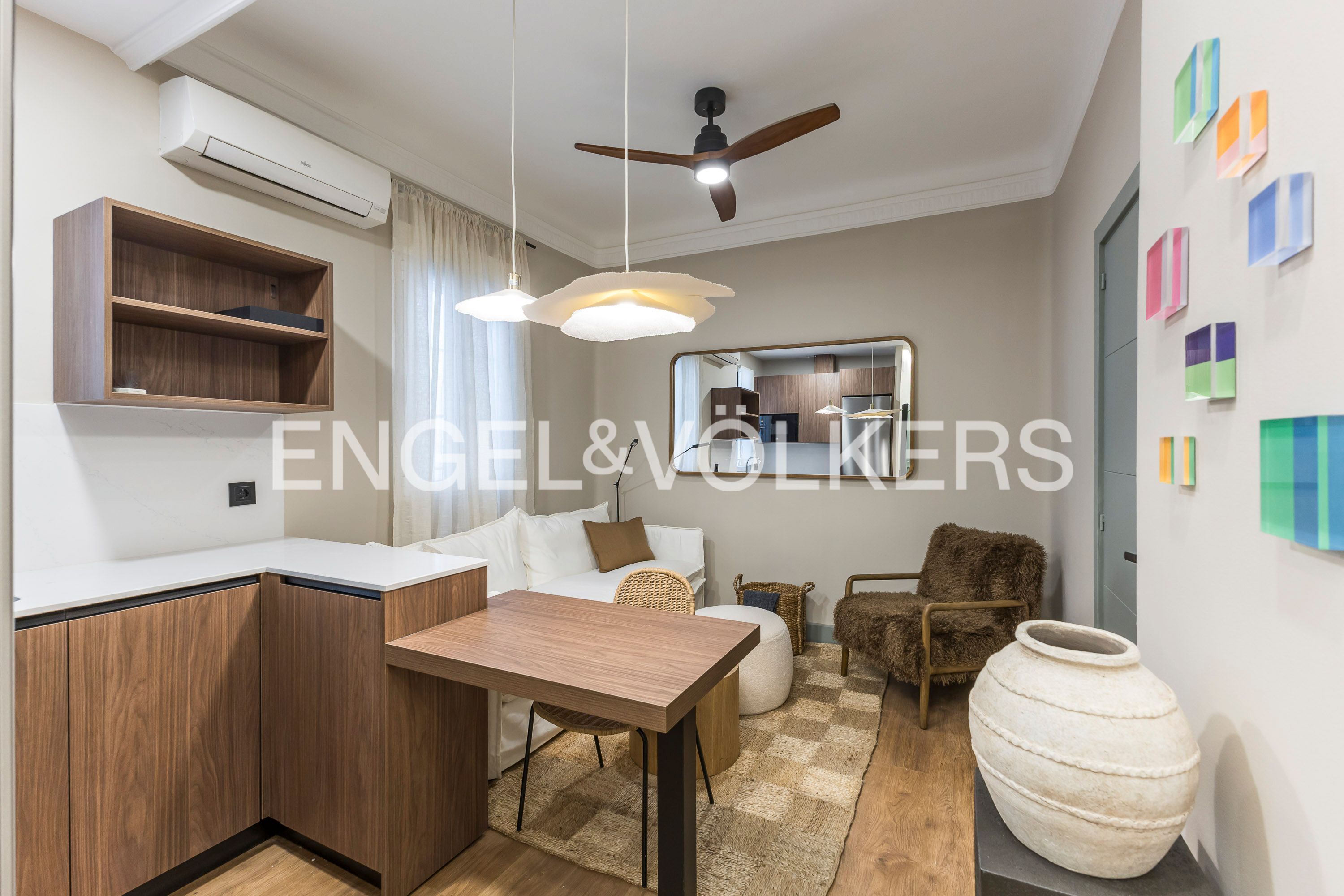 Living room of Apartment for sale in  Madrid Capital  with Air Conditioner, Heating and Furnished