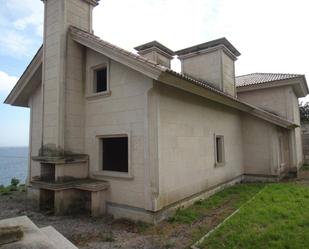 Vista exterior de Casa o xalet en venda en A Pobra do Caramiñal amb Terrassa i Traster