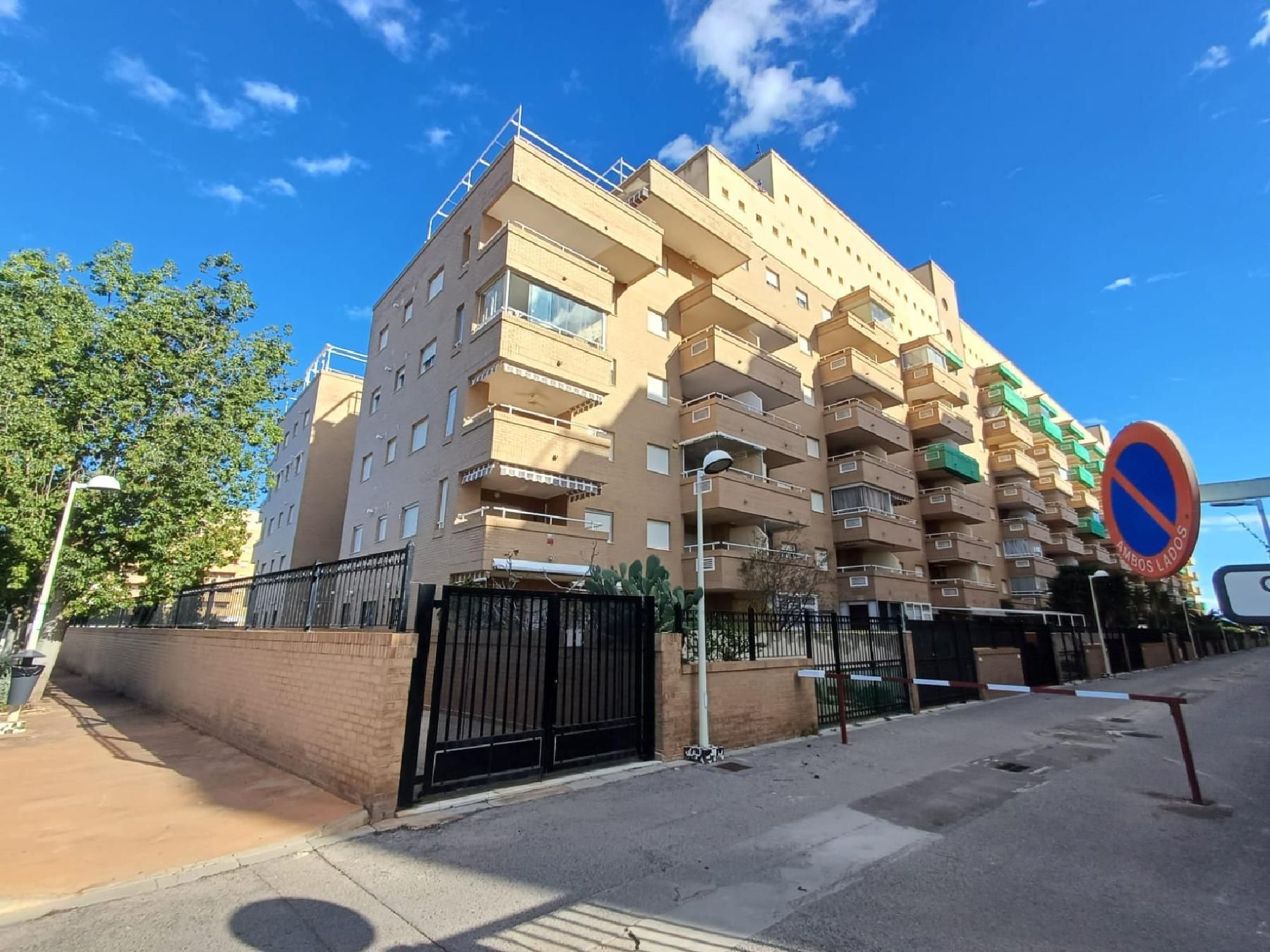Vista exterior de Pis en venda en Oropesa del Mar / Orpesa amb Terrassa, Traster i Piscina comunitària