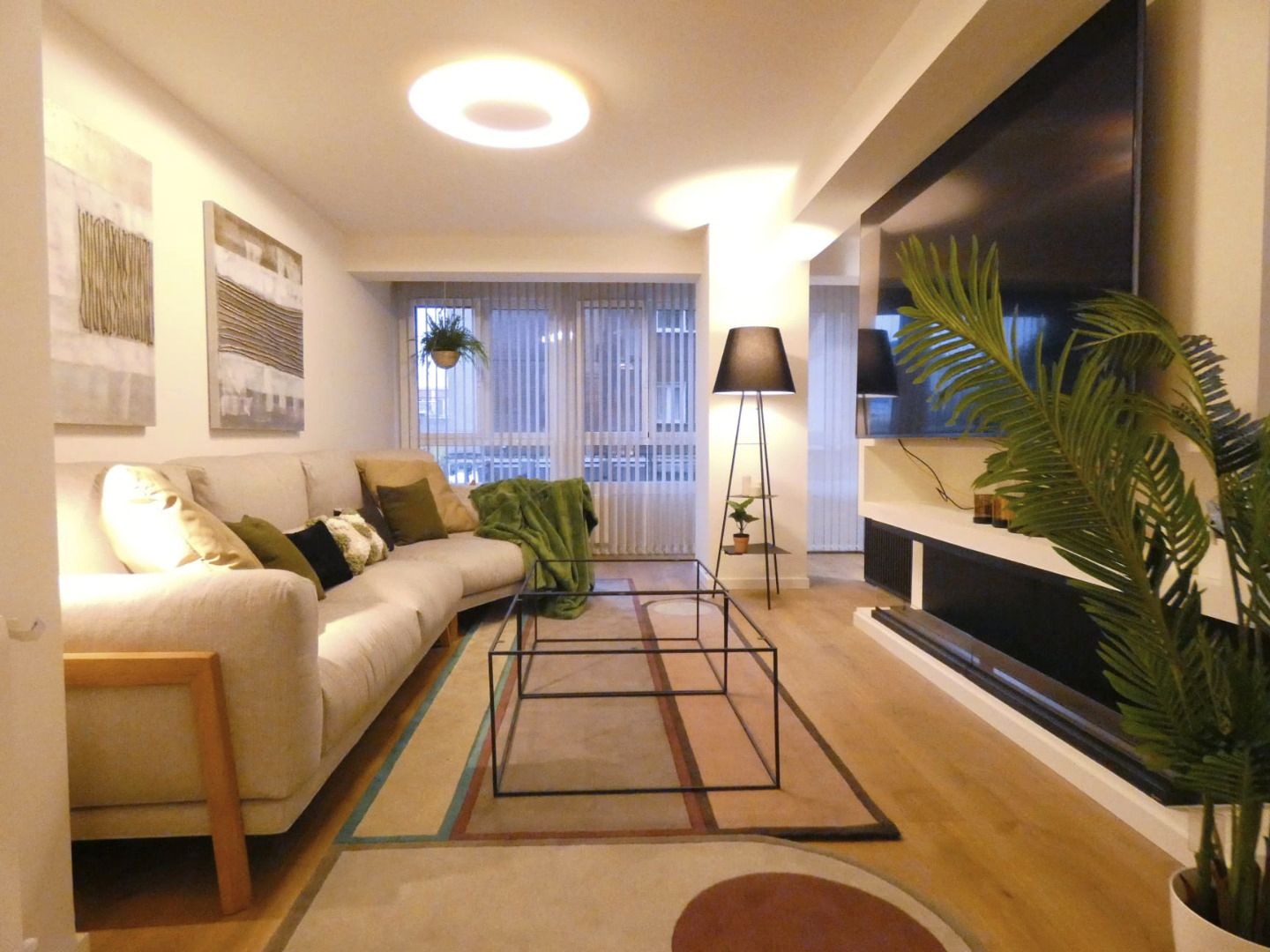 Sala de estar de Piso en venta en Burgos Capital con Calefacción, Parquet y Trastero