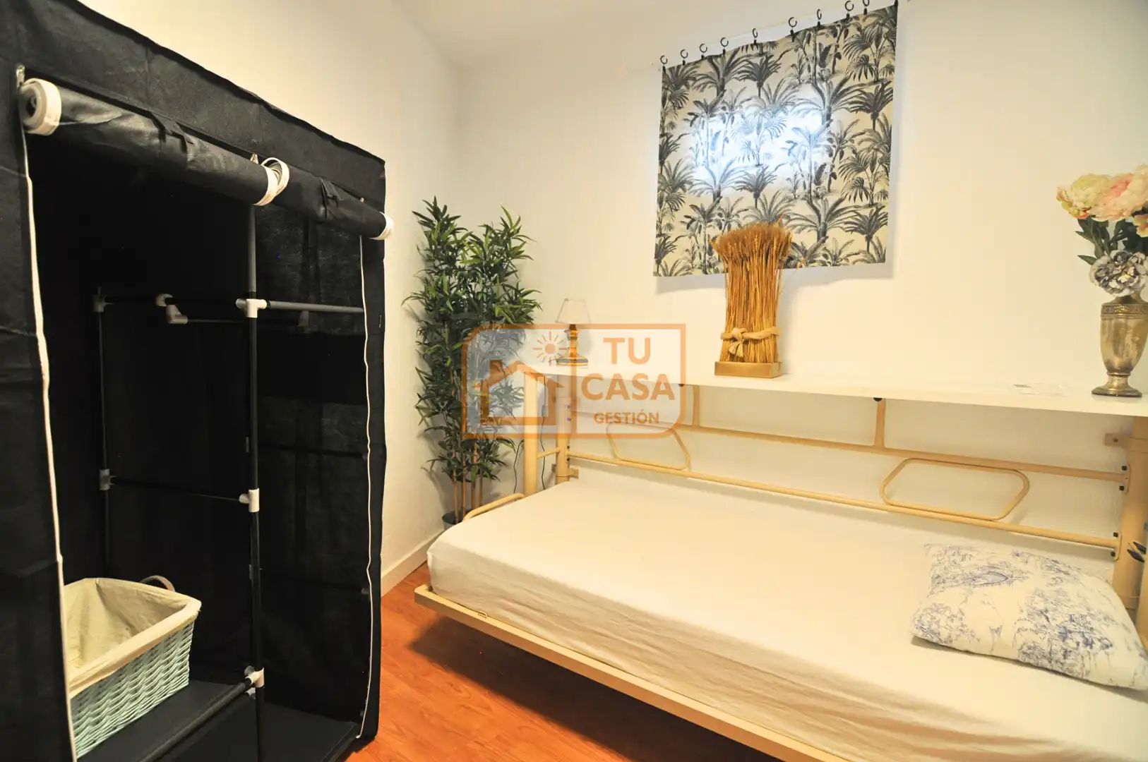 Bedroom of Flat for rent in Cáceres  with Air Conditioner, Heating and Parquet flooring