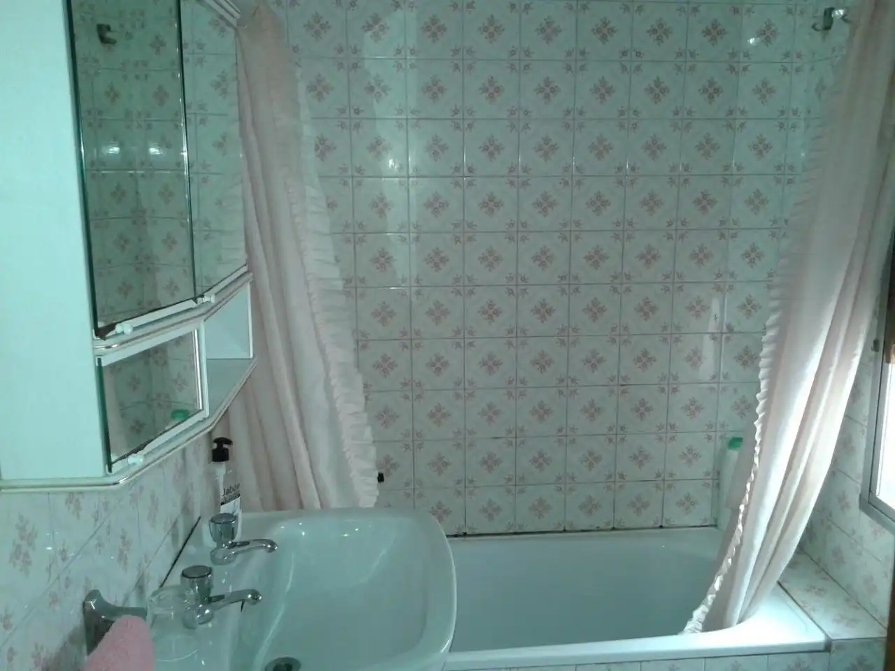 Badezimmer von Wohnung zur Miete in Ourense Capital  mit Heizung, Möbliert und Balkon