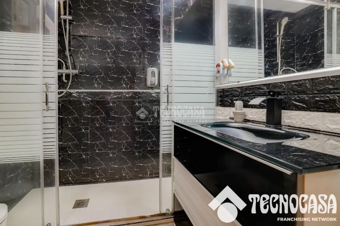 Baño de Piso en venta en Viladecans con Balcón