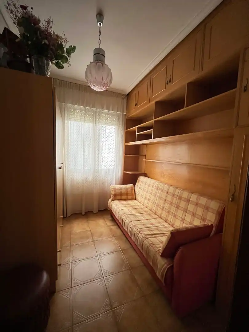 Dormitori de Apartament en venda en Zona Alta