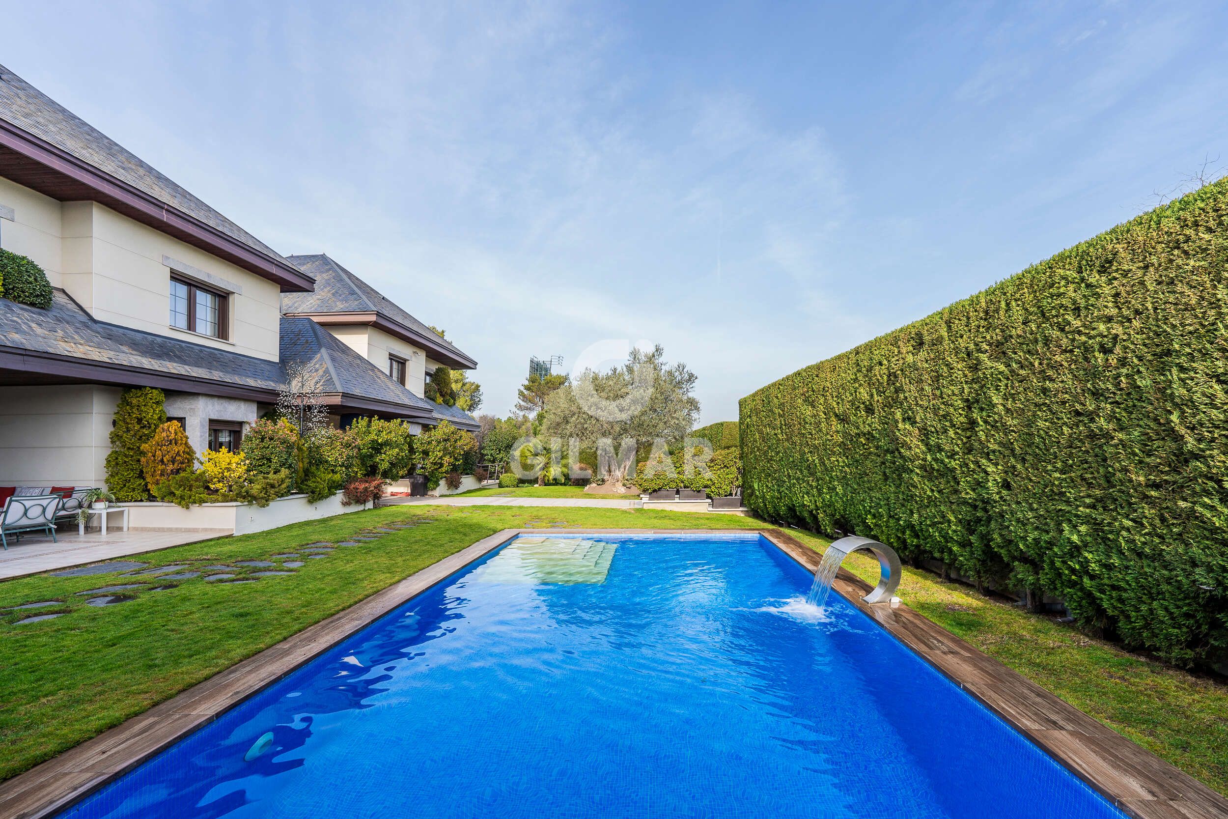 Jardí de Casa o xalet en venda en  Madrid Capital amb Calefacció, Jardí privat i Piscina