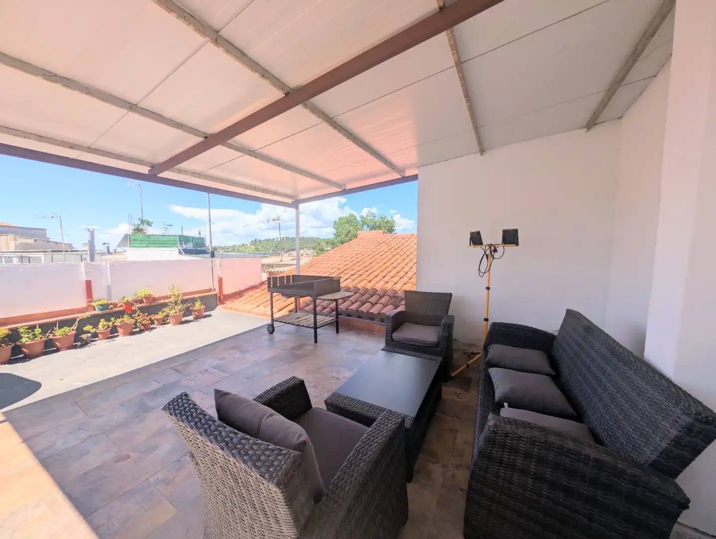 Terrasse von Einfamilien-Reihenhaus zum Verkauf in Terrassa mit Klimaanlage, Heizung und Terrasse