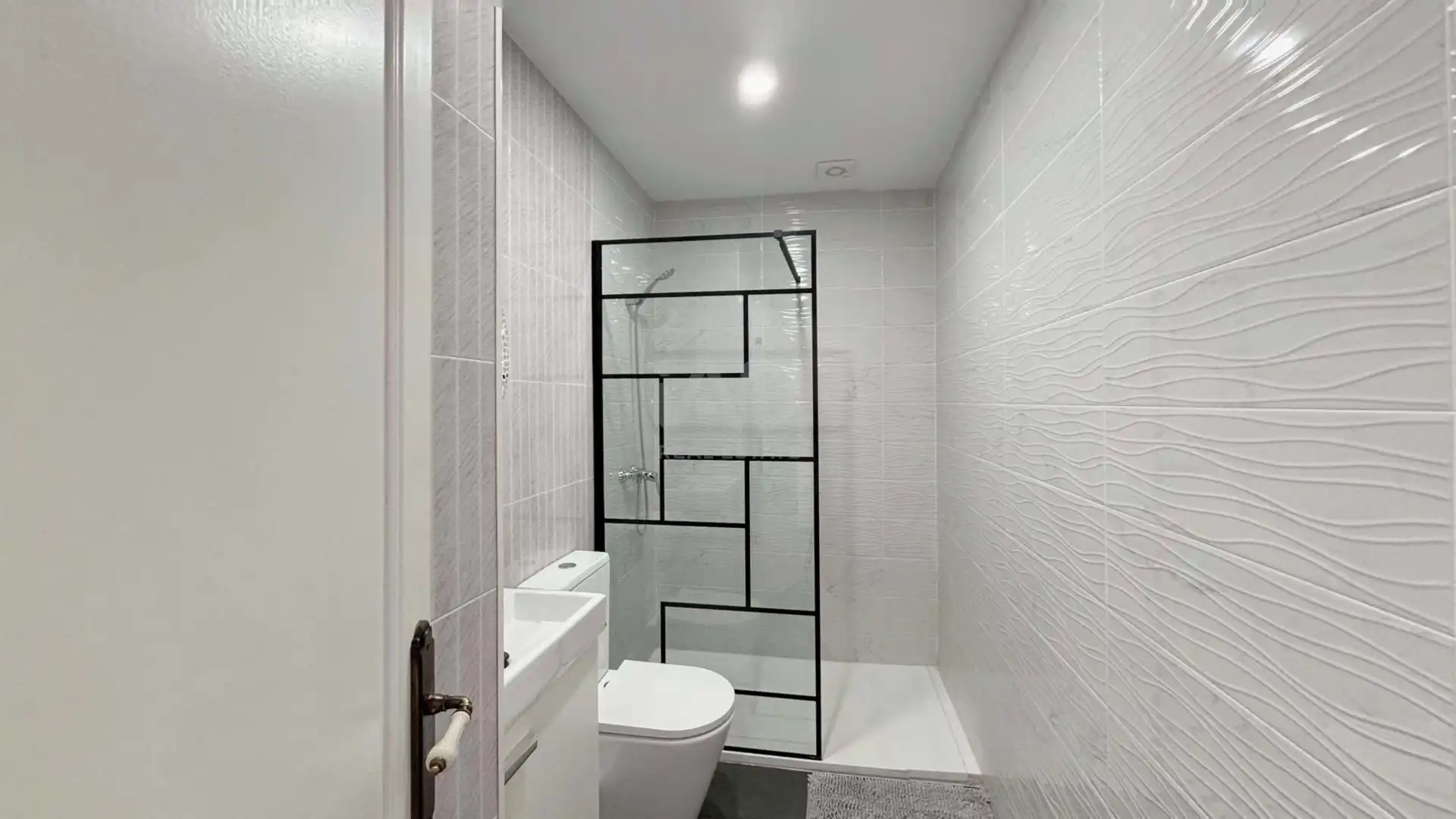 Baño de Piso en venta en Salou con Aire acondicionado, Calefacción y Terraza