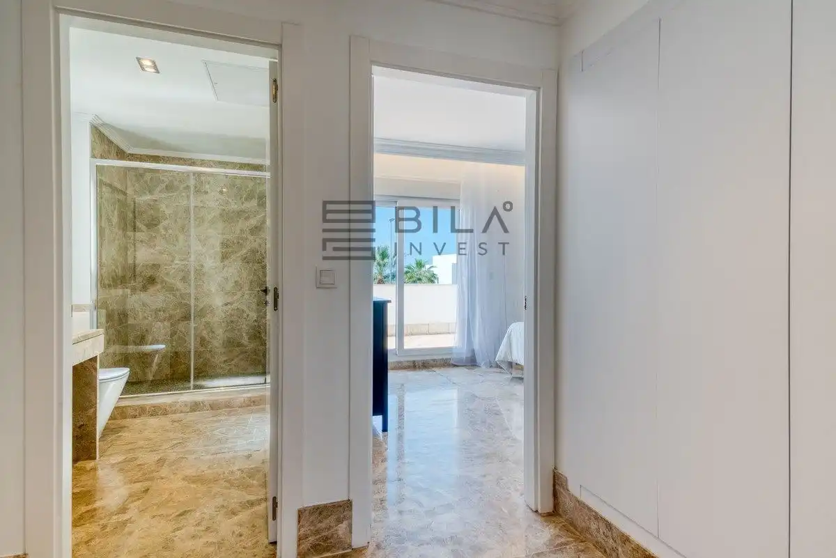 Detached homes for sale in Marbella  with Air Conditioner, Terrace and Storage room