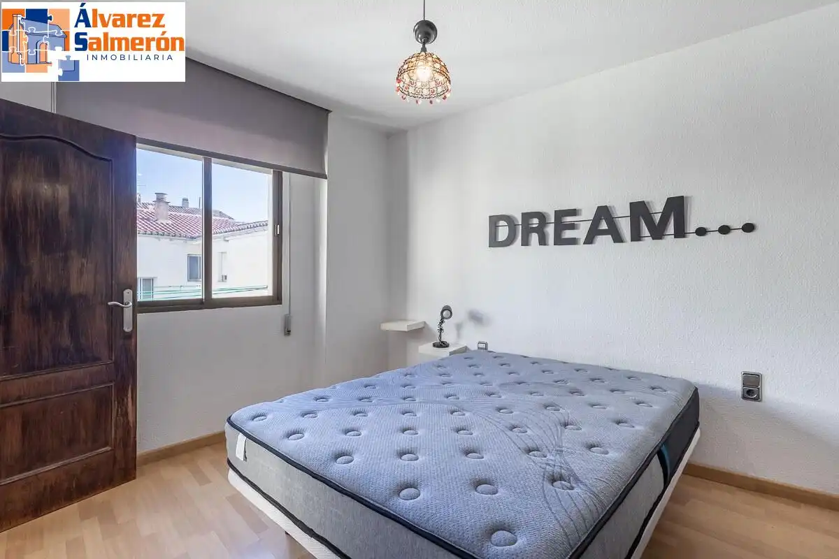 Flat for sale in Granada, Granada