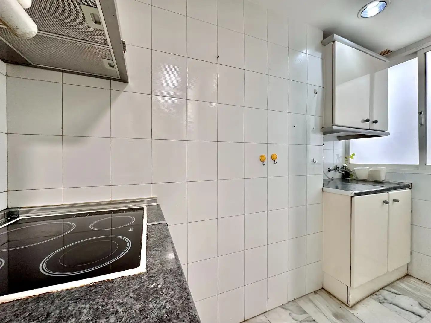 Küche von Wohnungen zum Verkauf in Almuñécar mit Terrasse und Möbliert