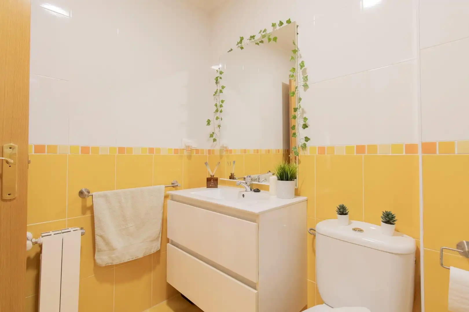 Bathroom of Flat for sale in Sagunto / Sagunt  with Heating and Storage room