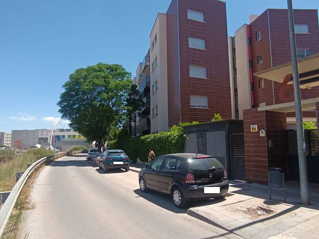 Garaje en Alquiler en Calle Aljancira, 1 en Carretera de Granada - La Alcazaba