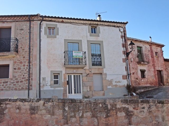 Exterior view of Single-family semi-detached for sale in Salas de los Infantes  with Heating and Storage room
