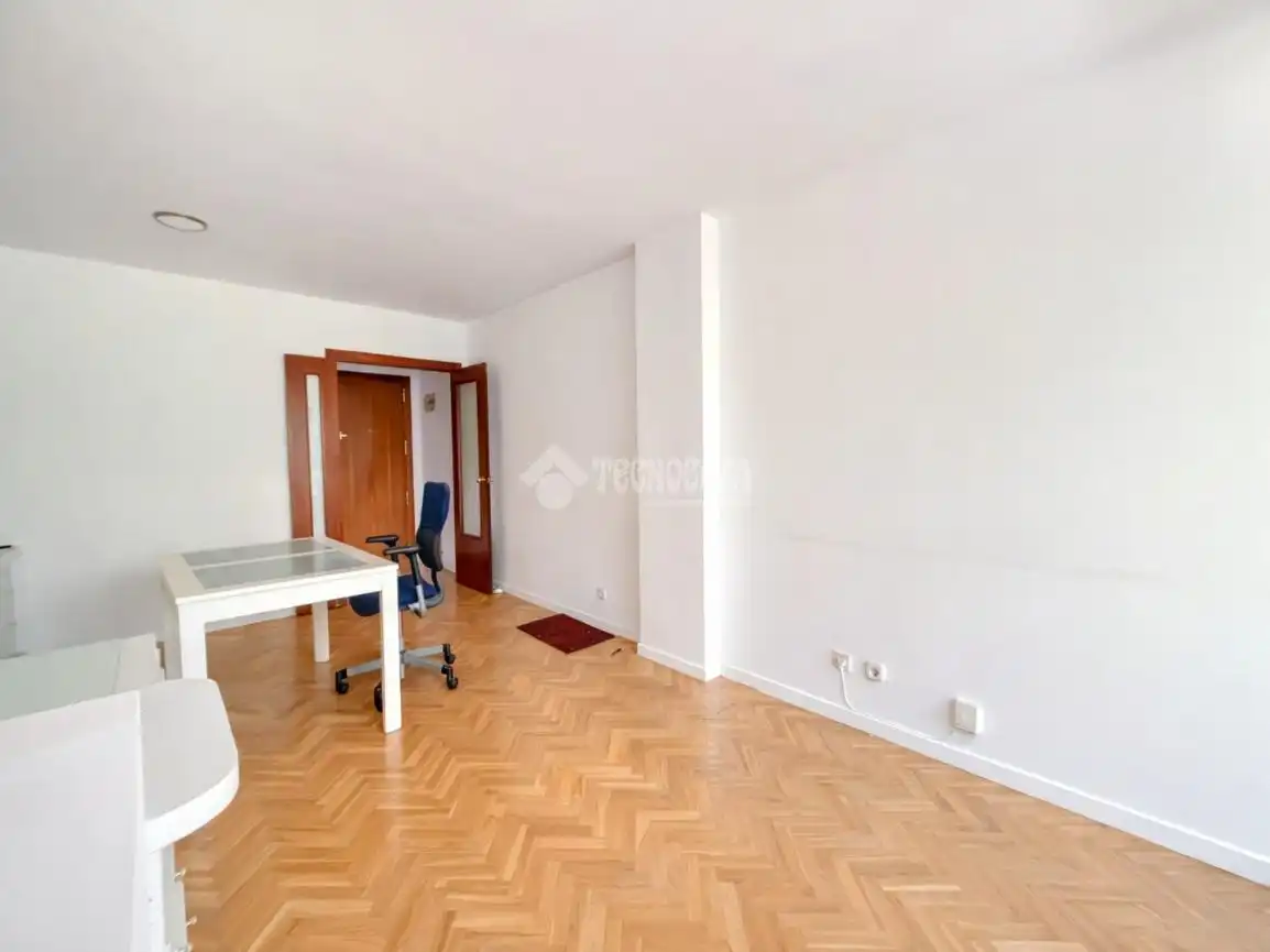 Wohnung zum Verkauf in Madrid mit Heizung und Gemeinschaftspool
