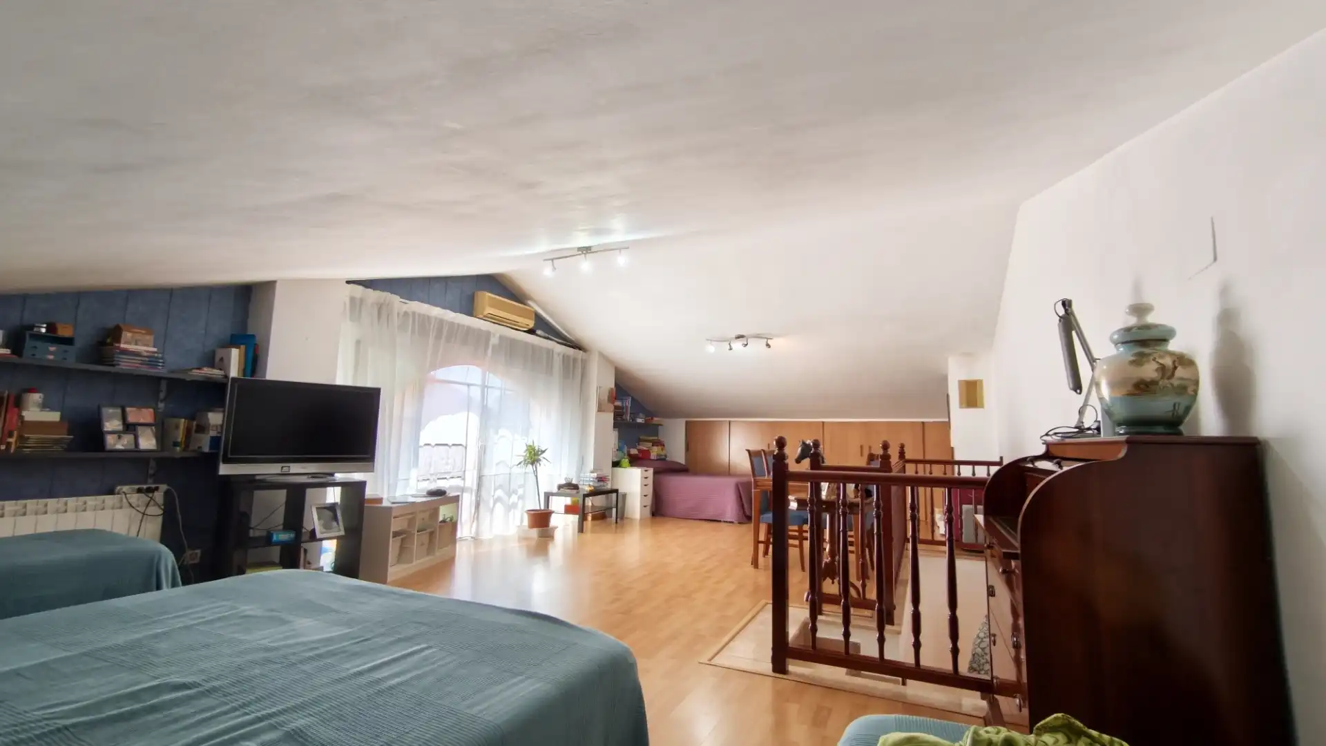 Sala de estar de Casa adosada en venta en Sant Salvador de Guardiola con Calefacción, Jardín privado y Parquet