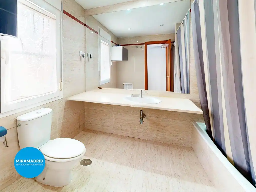 Bathroom of Detached homes for sale in Paracuellos de Jarama  with Air Conditioner and Swimming Pool