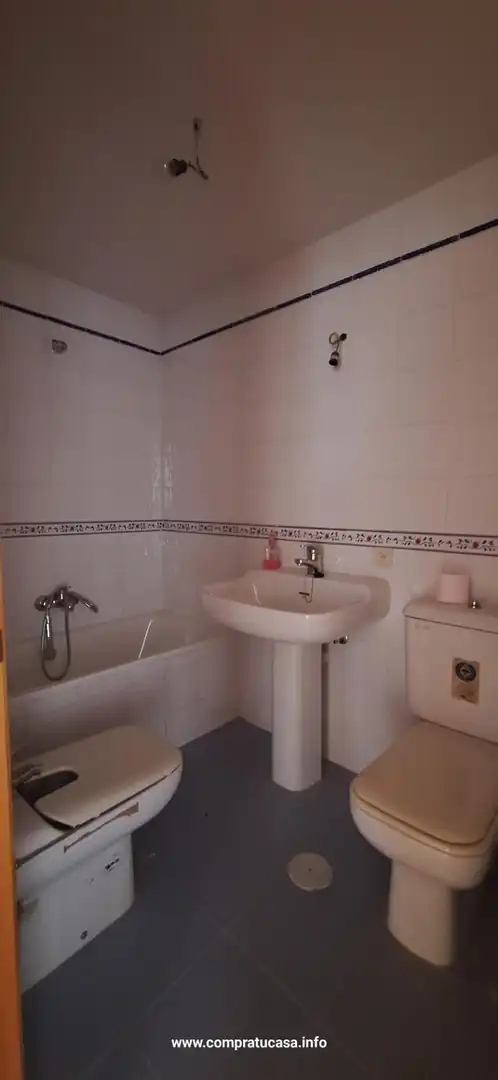 Baño de Piso en venta en Segovia con Calefacción, Jardín privado y Parquet