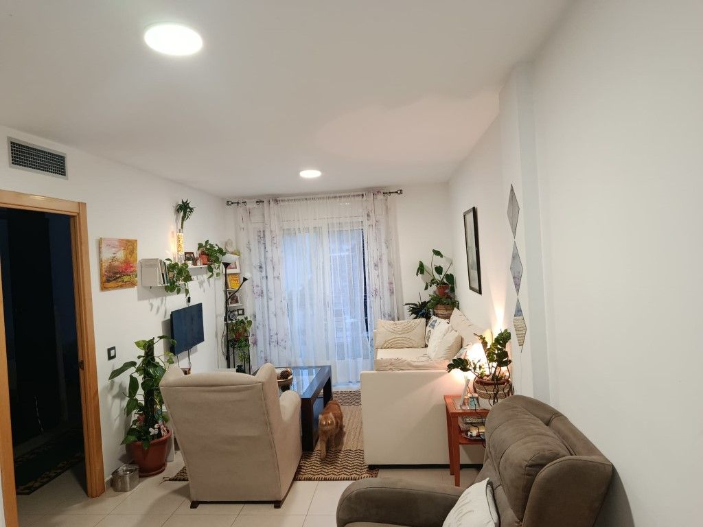 Living room of Flat for sale in Vilafranca del Penedès  with Air Conditioner, Oven and Balcony