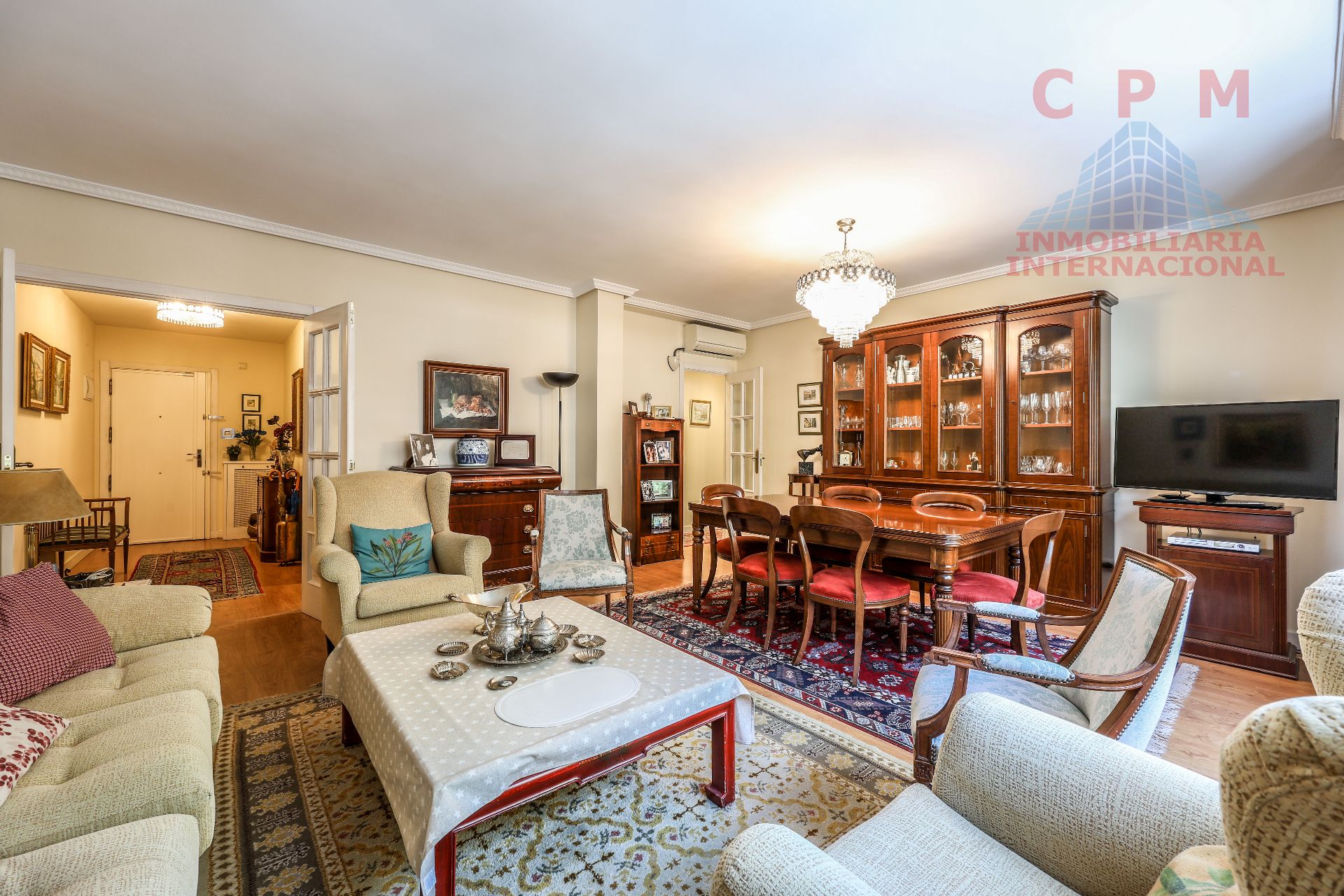Living room of Flat to rent in  Madrid Capital  with Air Conditioner, Heating and Parquet flooring