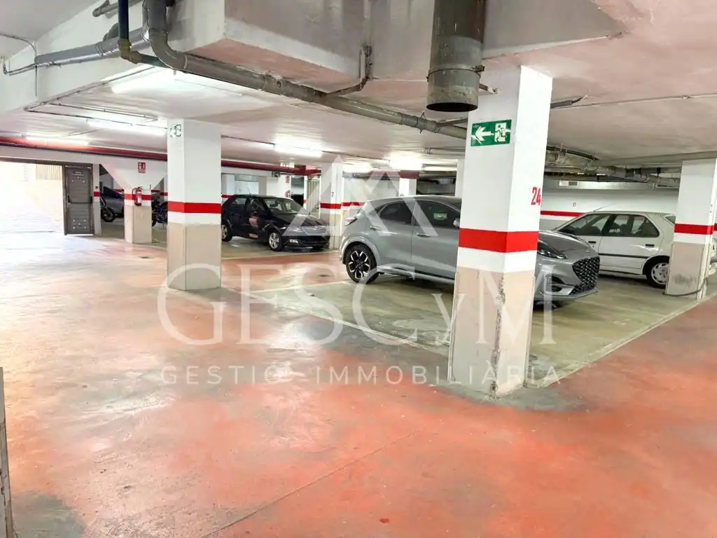 Parking de Garaje en venta en Cornellà de Llobregat