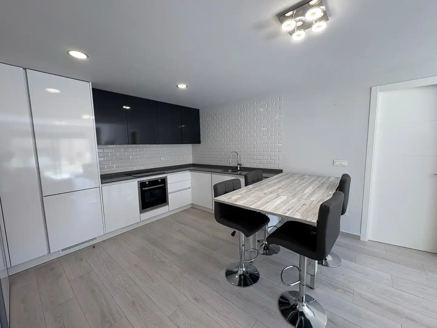 Planta baja en venta en Los Almendros