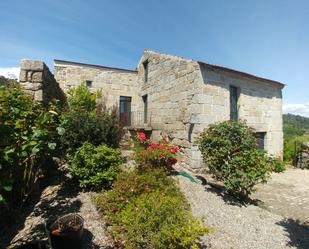 Vista exterior de Casa o xalet en venda en Beade  amb Jardí privat