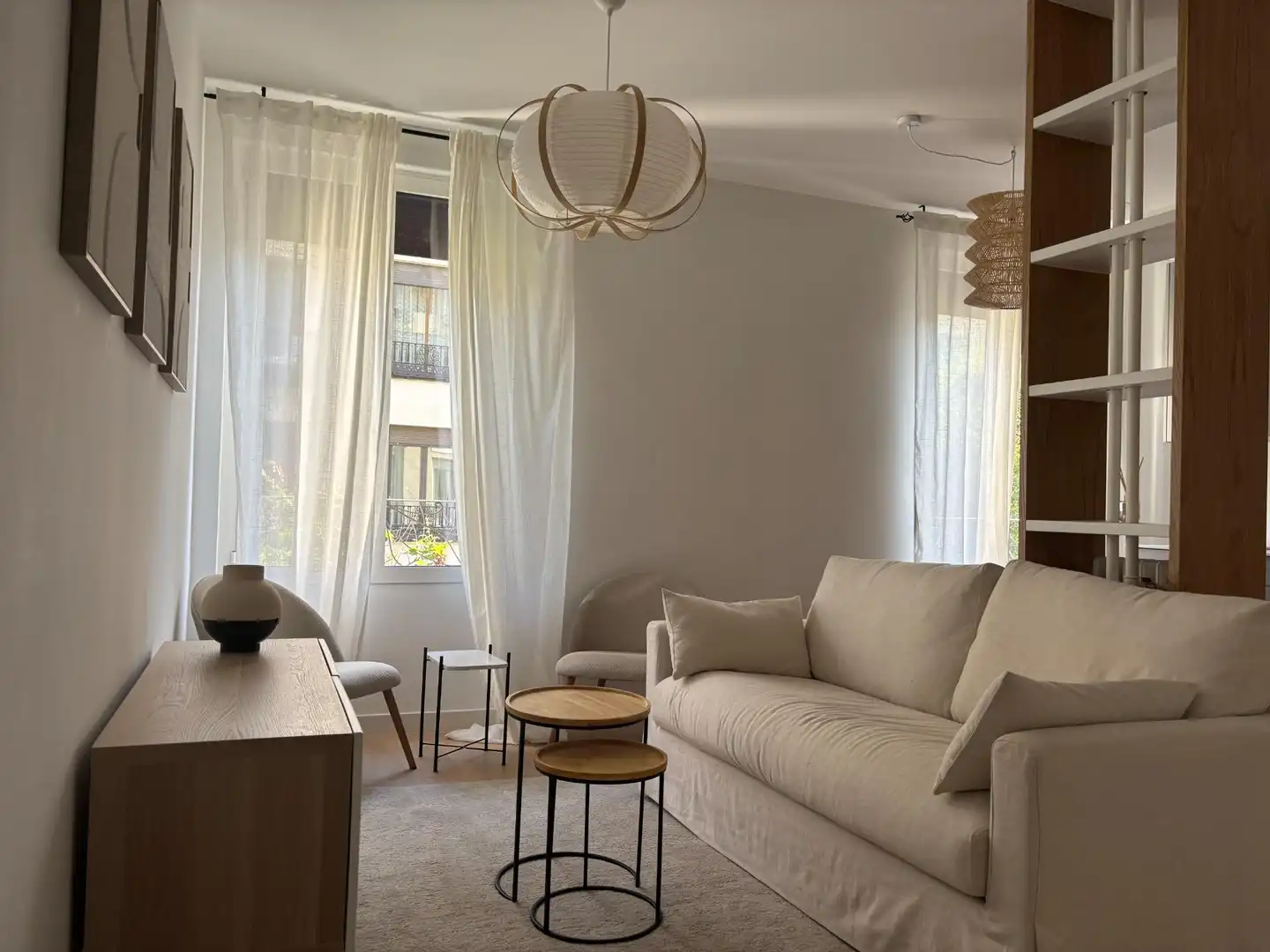 Living room of Flat for rent in Madrid  with Air Conditioner, Heating and Furnished