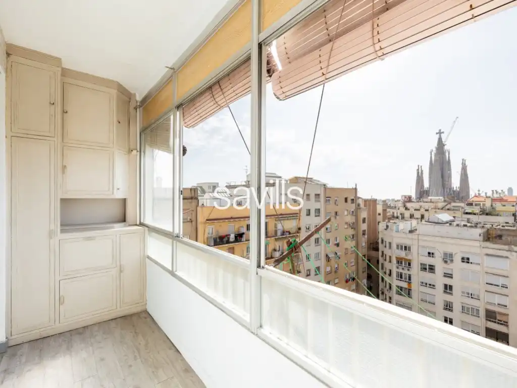 Bedroom of Attic for sale in Barcelona  with Balcony