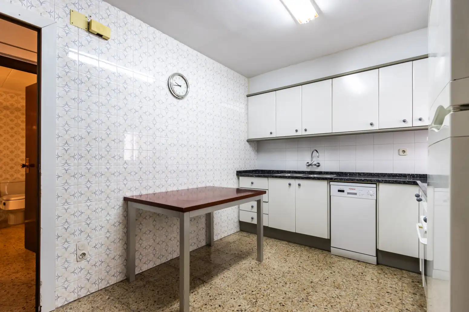 Cuina de Casa adosada en venda en Terrassa amb Aire condicionat, Calefacció i Terrassa