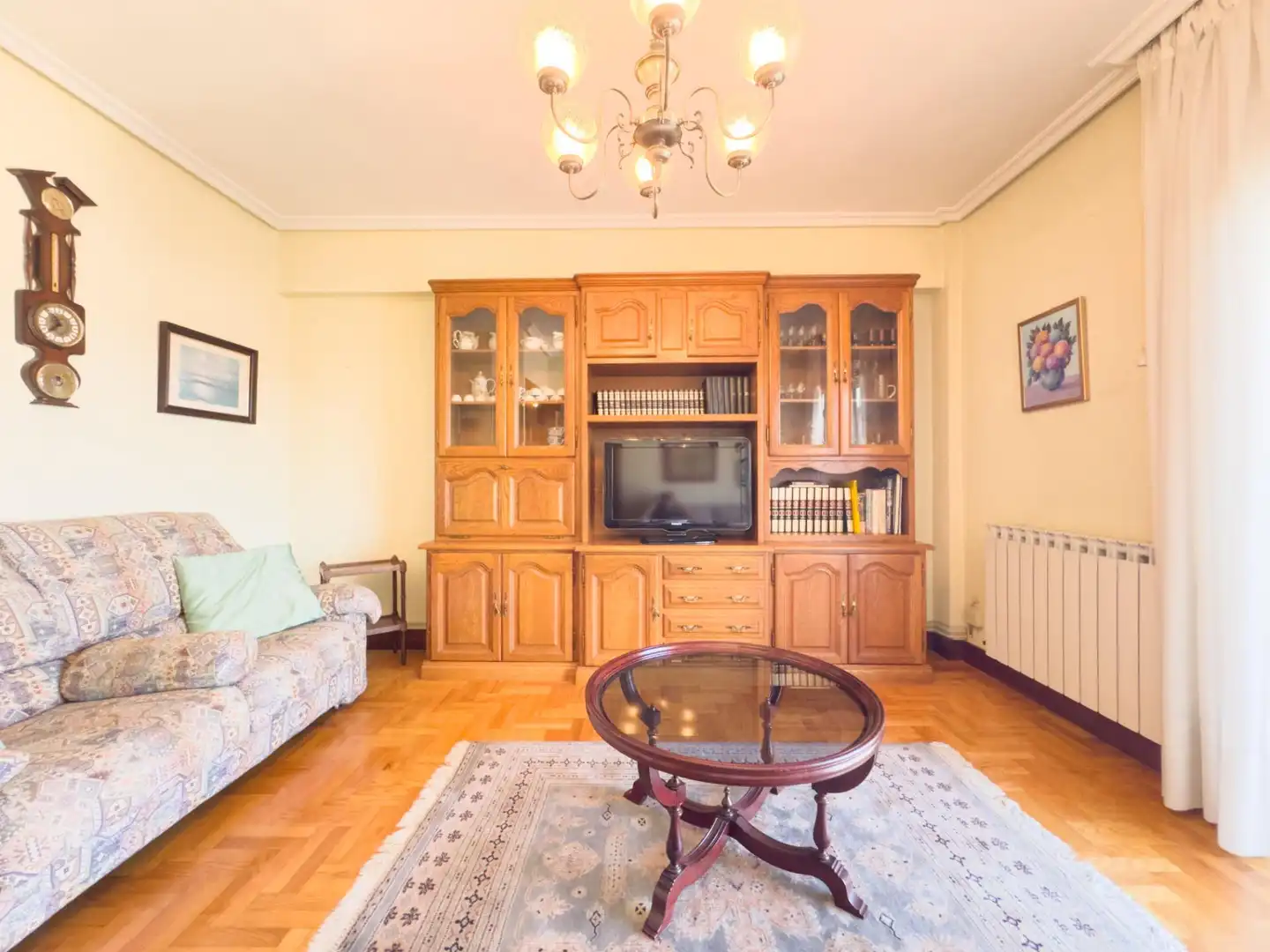 Sala de estar de Apartamento en venta en Irun  con Calefacción, Trastero y Amueblado