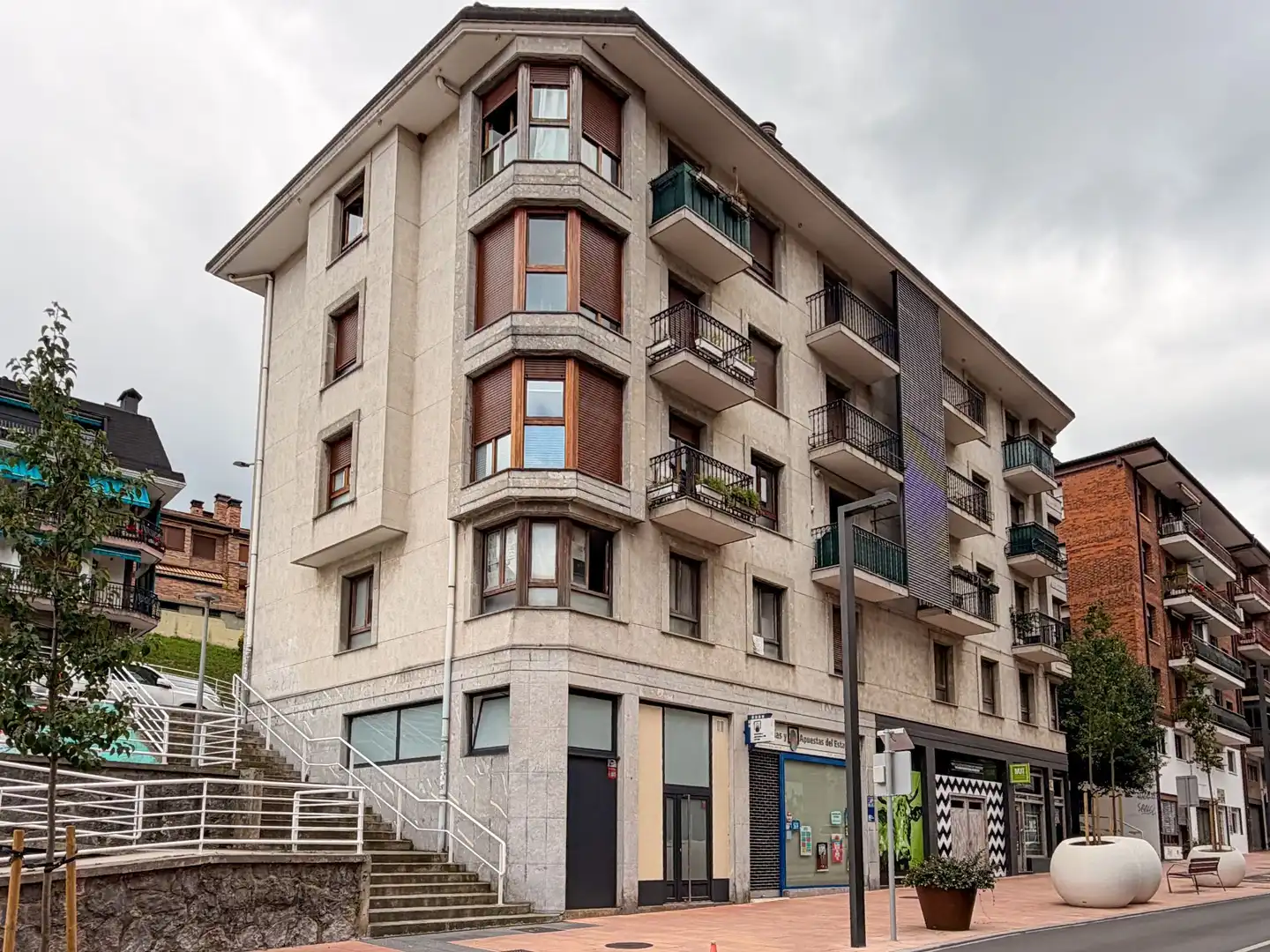 Vista exterior de Piso en venta en Urnieta con Calefacción, Terraza y Trastero