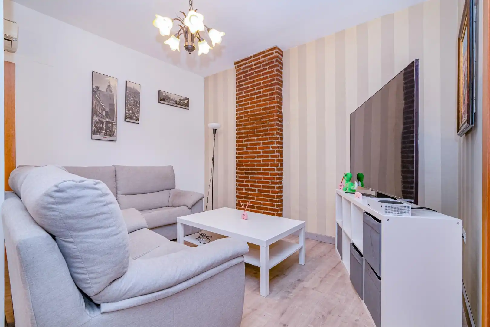 Living room of Detached homes for sale in Granada  with Air Conditioner, Terrace and Furnished
