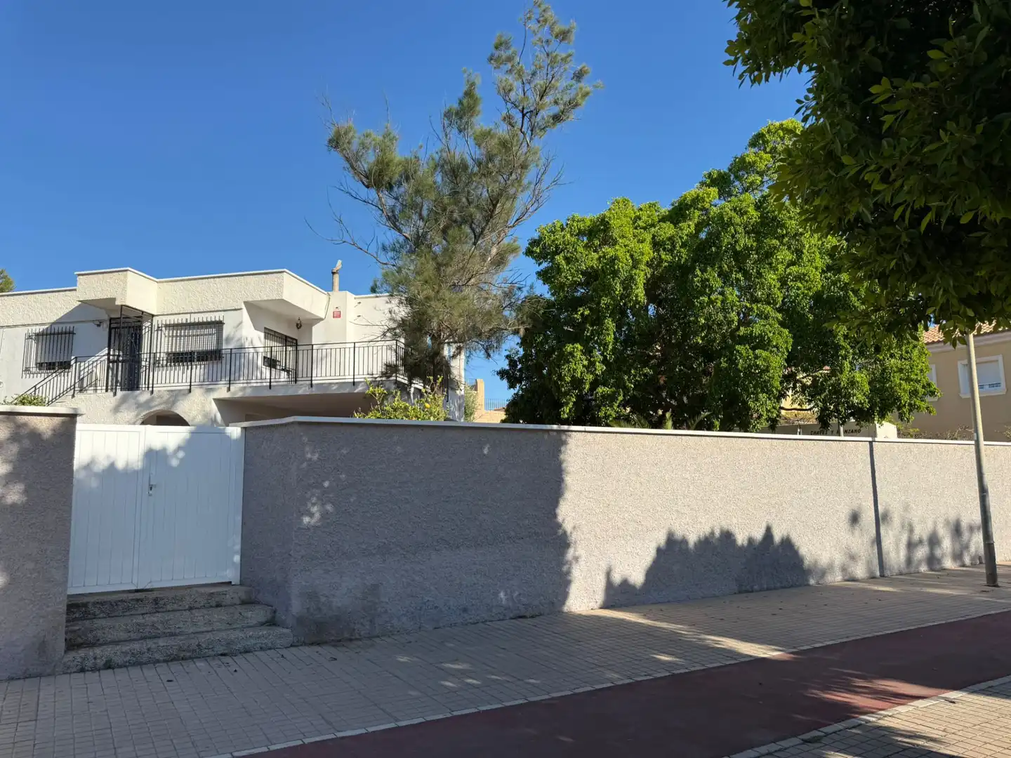 Vista exterior de Casa o xalet en venda en El Ejido amb Terrassa, Traster i Balcó