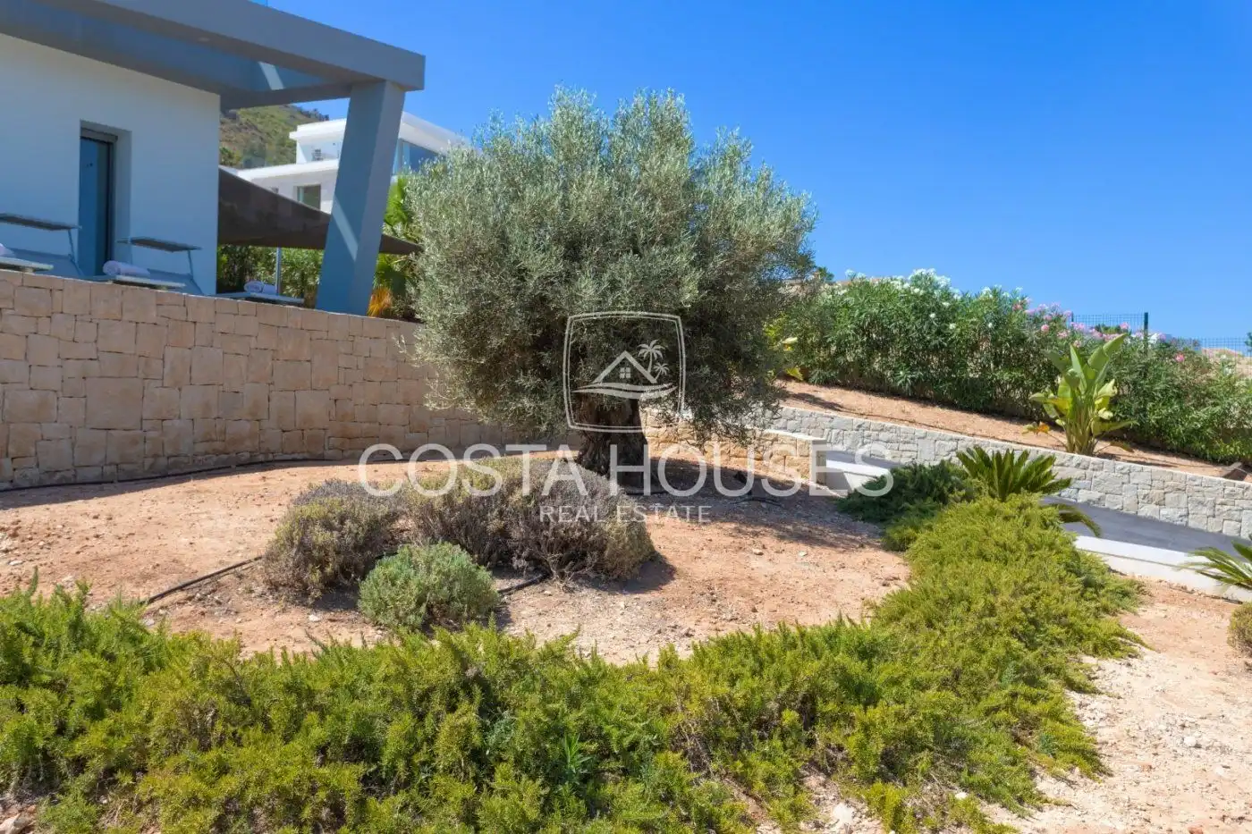 Houses for sale in Jávea / Xàbia  with Air Conditioner, Private garden and Terrace