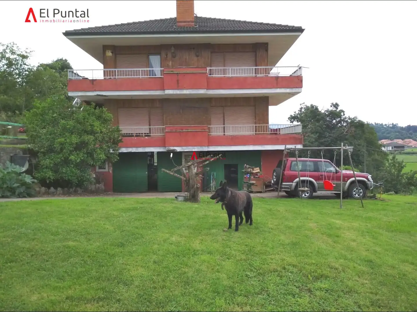 Casa rústica amb terrassa en venda a Voto