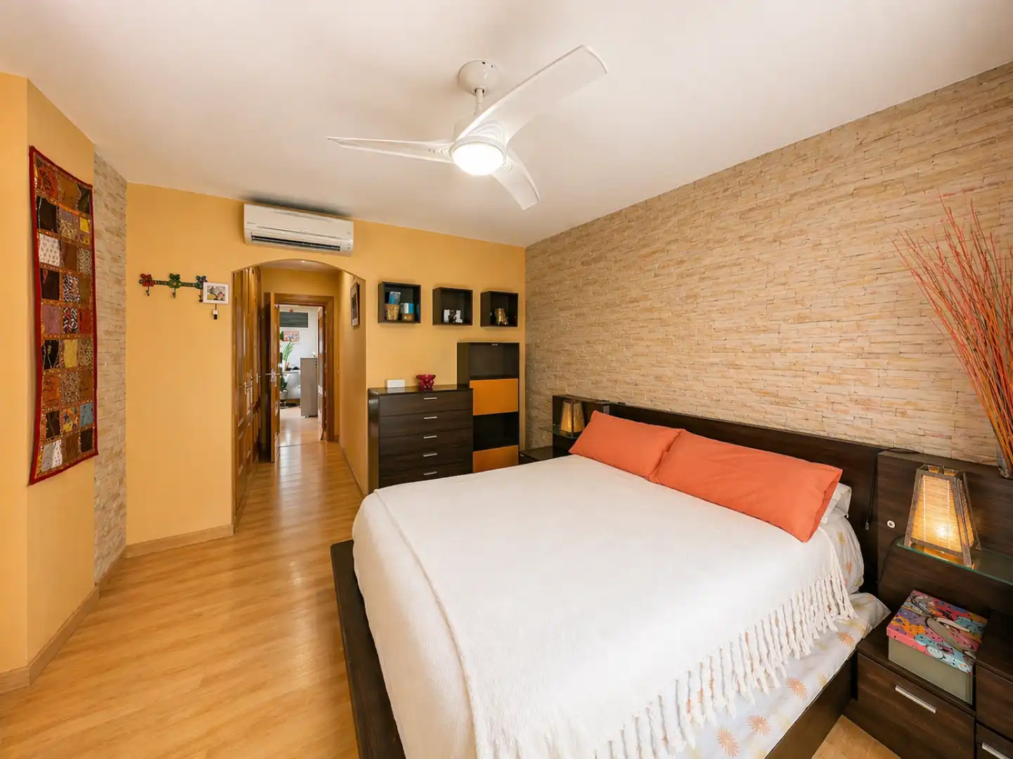 Schlafzimmer von Wohnung zum Verkauf in Málaga mit Klimaanlage, Privatgarten und Terrasse