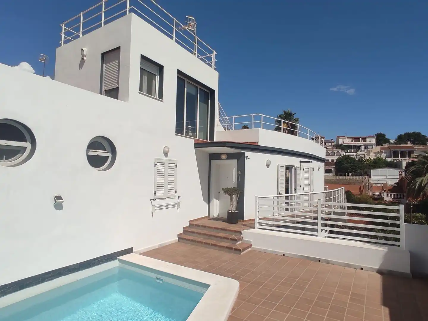 Villa con piscina in affitto a Avenida del Mediterráneo