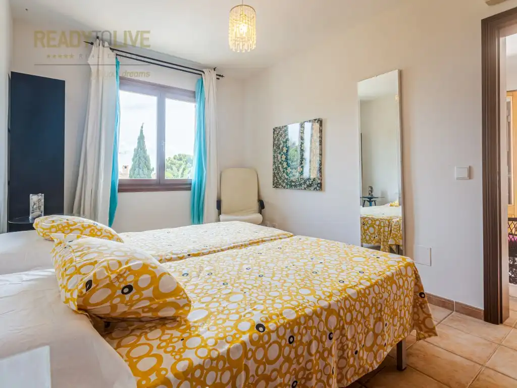 Schlafzimmer von Einfamilien-Reihenhaus zum Verkauf in Alcúdia mit Klimaanlage, Privatgarten und Terrasse