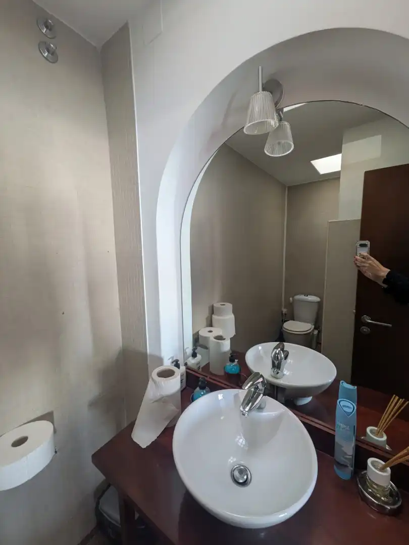 Badezimmer von Büro zur Miete in Madrid mit Klimaanlage, Heizung und Terrasse