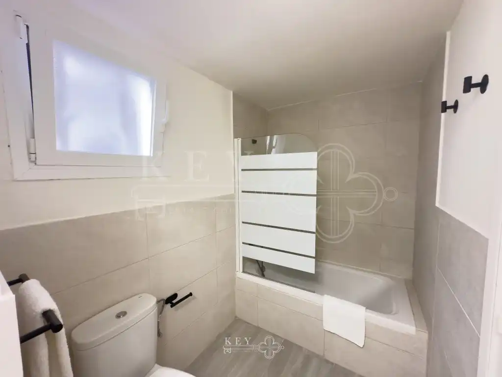 Bany de Apartament en venda en Ciutadella de Menorca amb Aire condicionat, Jardí privat i Piscina