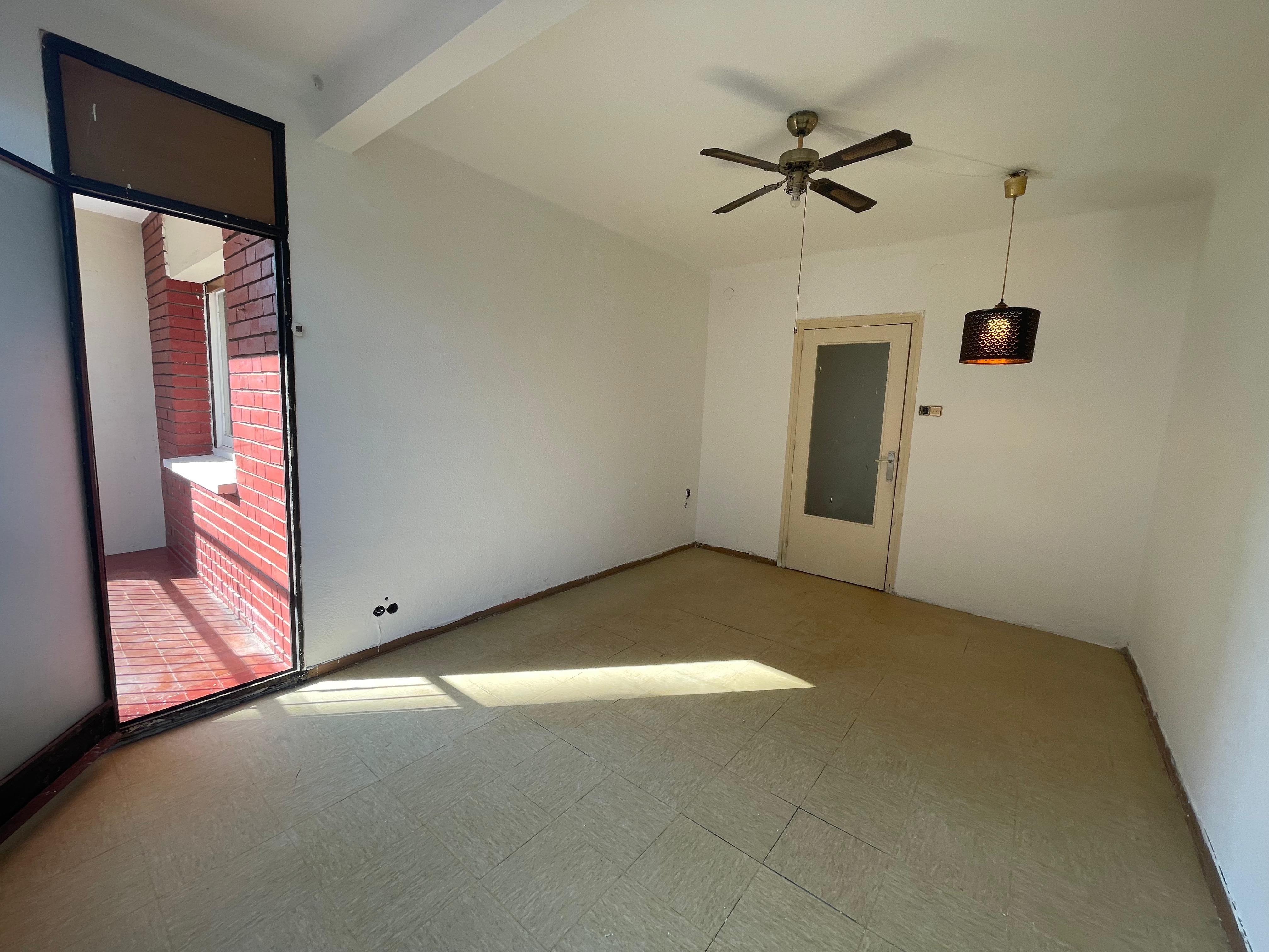 Flat for sale in L'Hospitalet de Llobregat  with Balcony