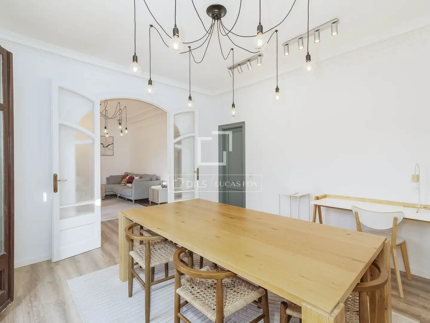 Dining room of Flat for sale in Barcelona  with Air Conditioner, Terrace and Furnished