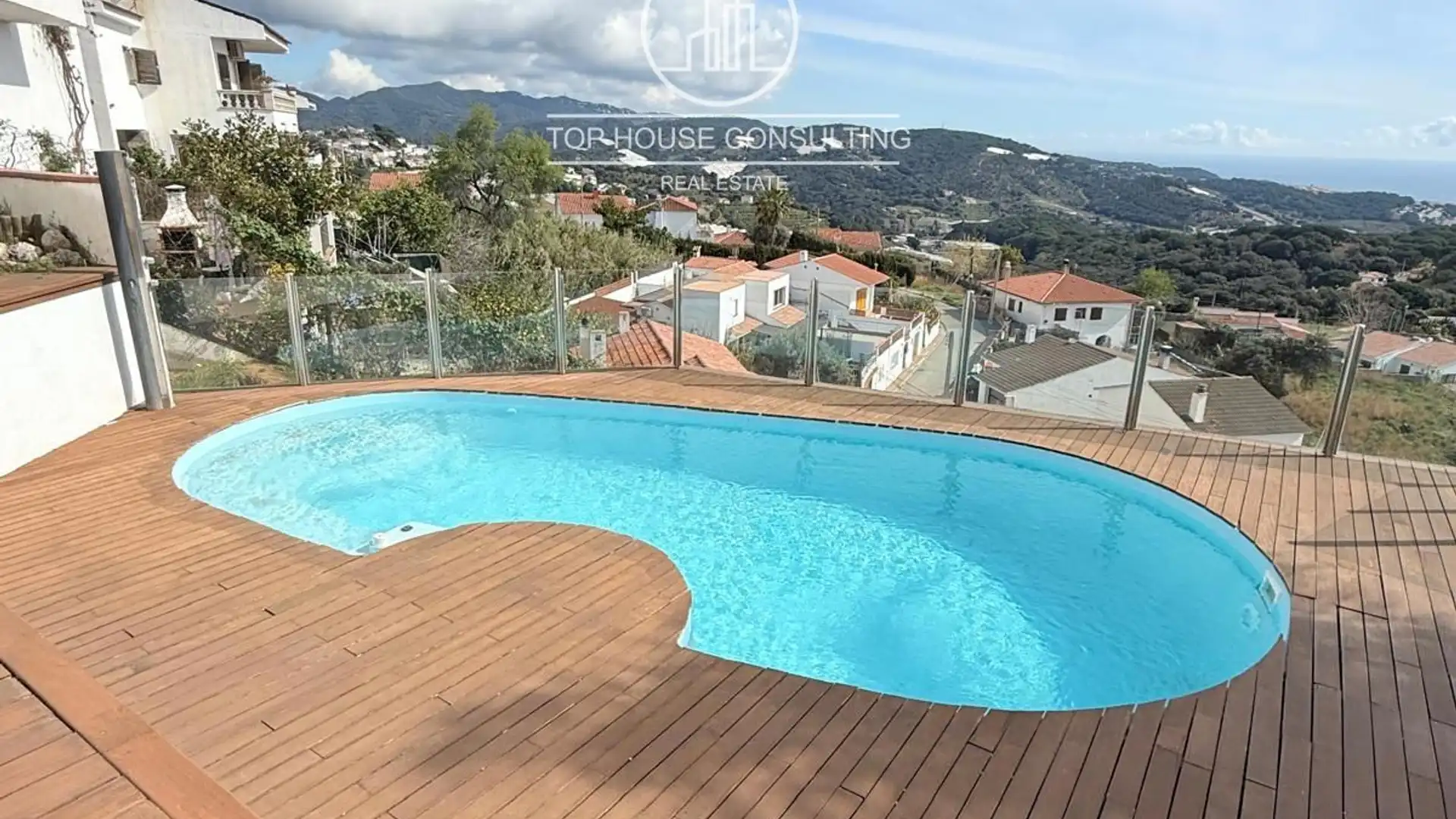 Casa adosada en venda a Sant Cebrià de Vallalta