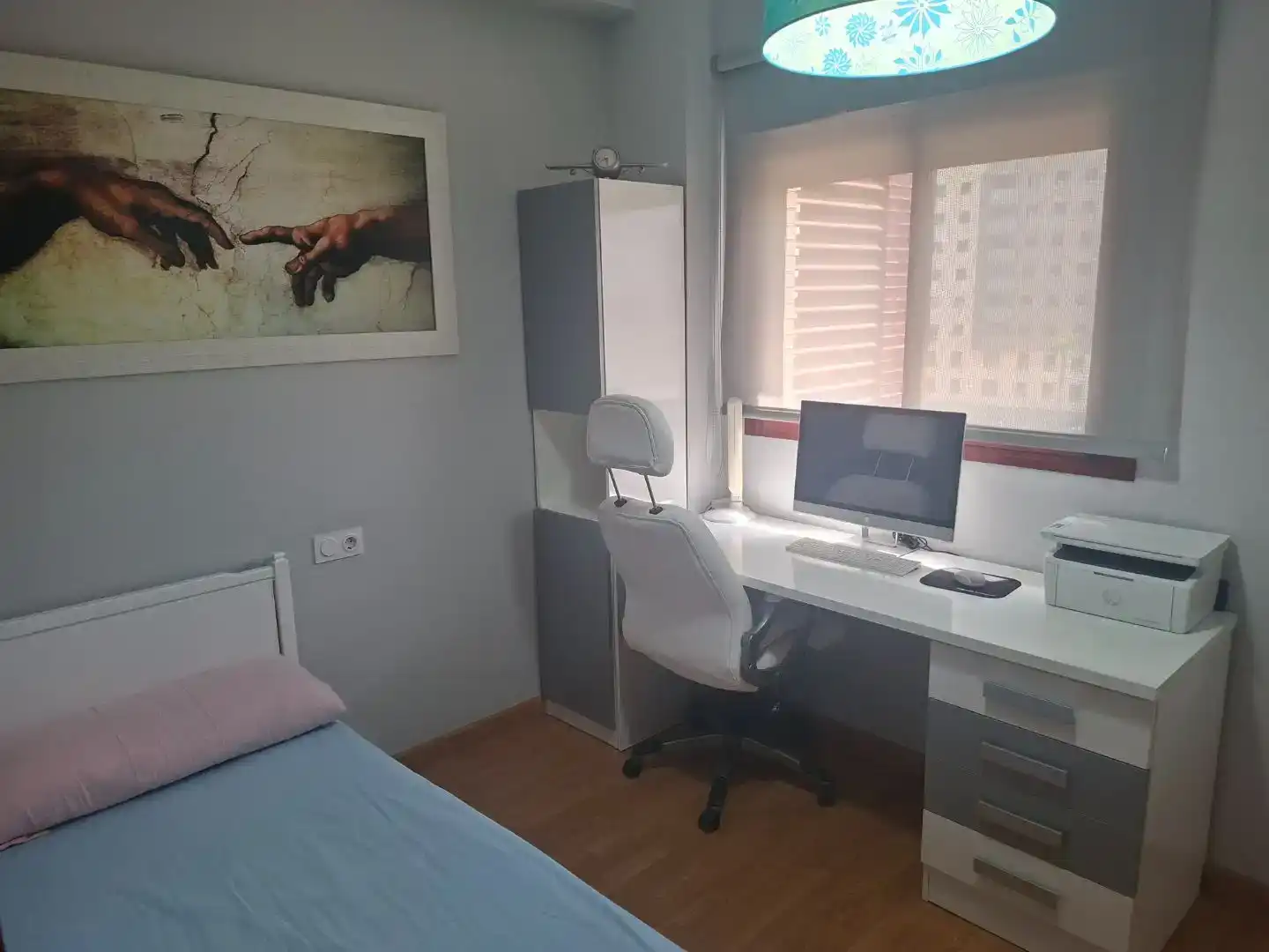 Habitación de Piso para compartir en Dos Hermanas con Aire acondicionado y Amueblado